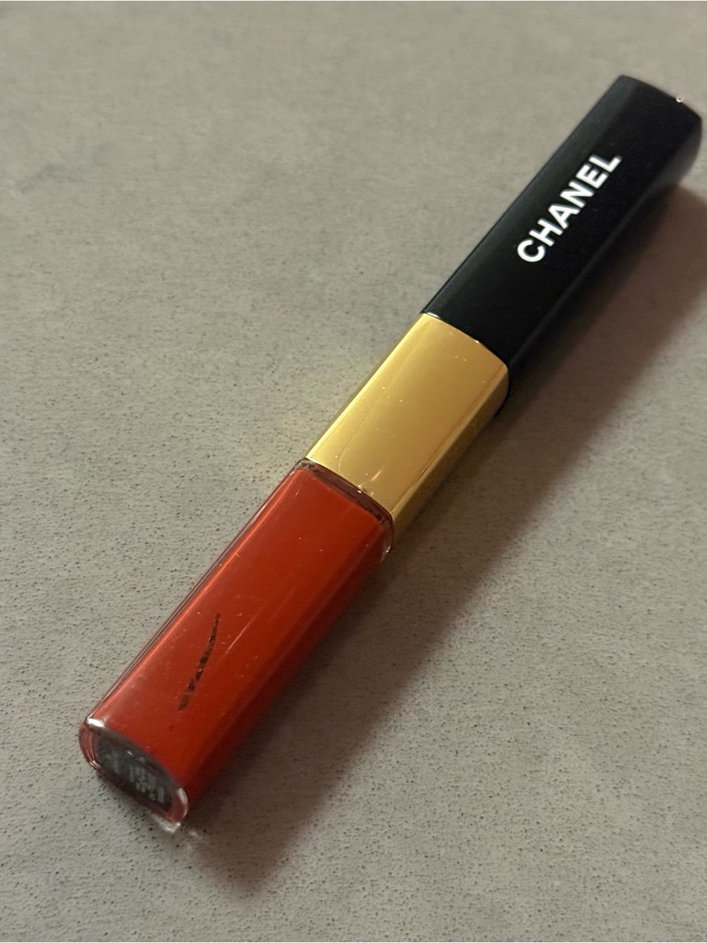 176 CHANEL LE ROUGE DUO ULTRA TENUE